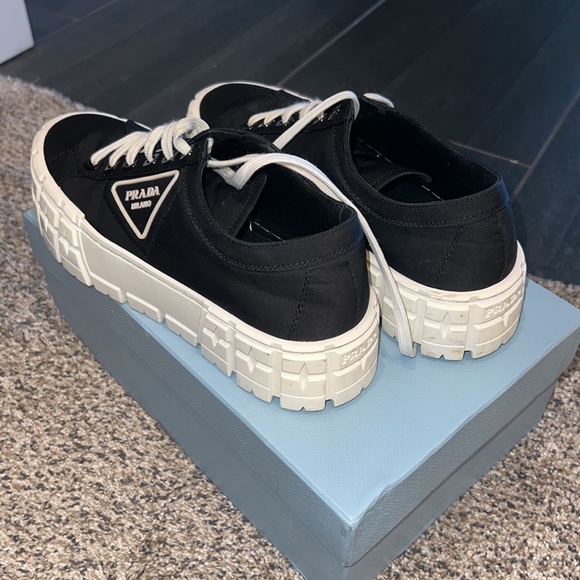 Black platform tennis shoes - Picture 4 of 7